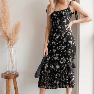 Terrace Views Black Floral Print Tiered Midi Dress
